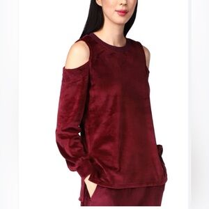 Michael kors burgundy cold shoulders S top